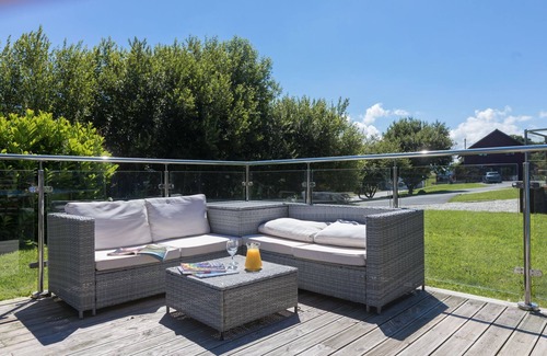 Winnard's Perch Casa | A wonderful family-friendly lodge with hot tub, set within Retallack Resort and Spa near Newquay in