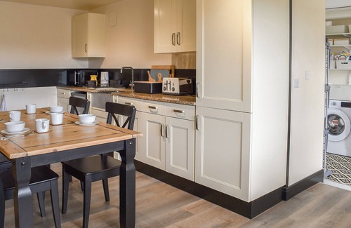 Llanrhychwyn Cabaña | Alojamiento de 4 habitaciones en Trefriw, near Betws Y Coed
