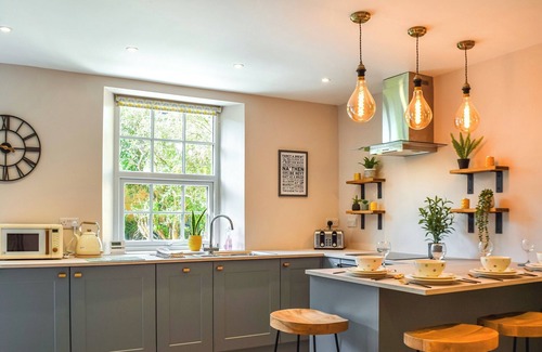 Grange Moor Cabaña | A wonderful stone built cottage located on a quiet row in Clayton West.