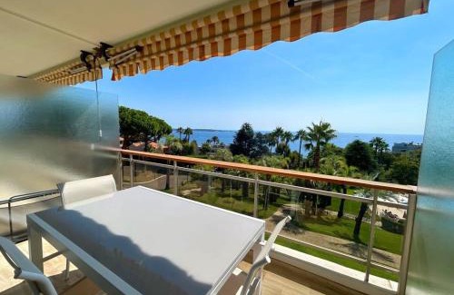 Vallauris Apartamento | A085-Splendide appartement refait neuf avec vue mer