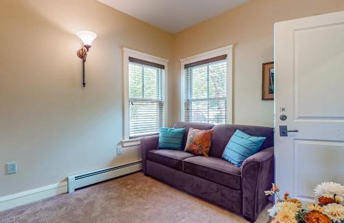 Proctorsville Casa | A1 at Castle Hill - Apartment