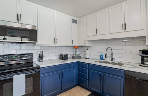 Scottsdale Estates Nine Casa | A1 Location Old towns finest. Upgraded mattresses, pool, upscale living