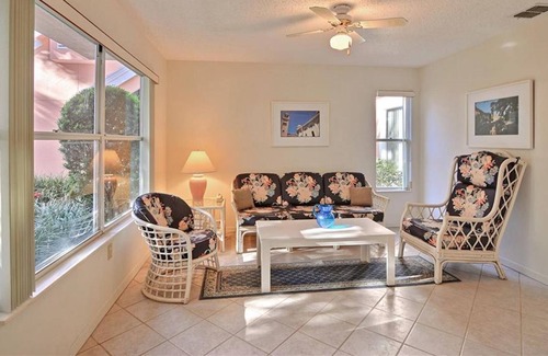 Wabasso Beach Casa | A1A Vero Beach Barrier Island Corner Casa de pueblo al otro lado de la calle del océano