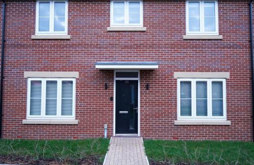 Peterborough Apartamento | A1M Hampton Lakes Brand New Entire House