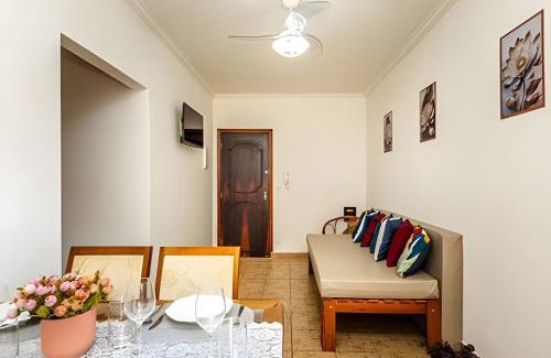 Canto do Forte Apartamento | A2-CantoForte - 200 metrosPraia - ARCond - Garagem - Wifi - Ideal para Família