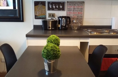 Las Rejas Apartamento | A2 lindo y comodo 2D 2 B full equipado hasta 6 pax metro en la puerta