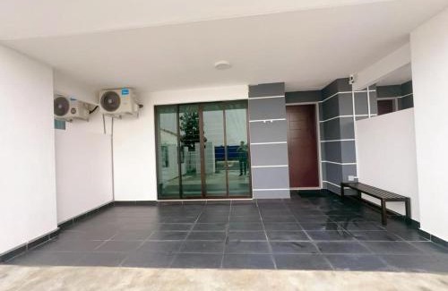 Tebrau Casa | A23 Hello Baby Dato Onn Tebing 15PAX Private Bathroom