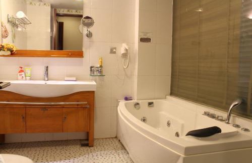 Hoan Kiem Hotel | A25 Hotel - 45 Phan Chu Trinh