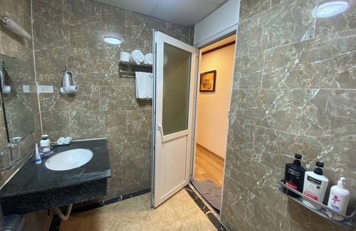 Truc Bach Hotel | A25 Hotel - 46 Chau Long
