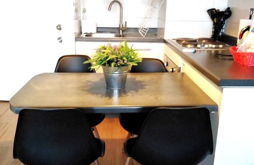 Las Rejas Apartamento | A3 Nice ,cozy 2 BD up to 5 subway views