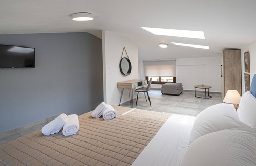 Fourka Apartamento | A3 Penelope Luxury Suites by Travel Pro Services