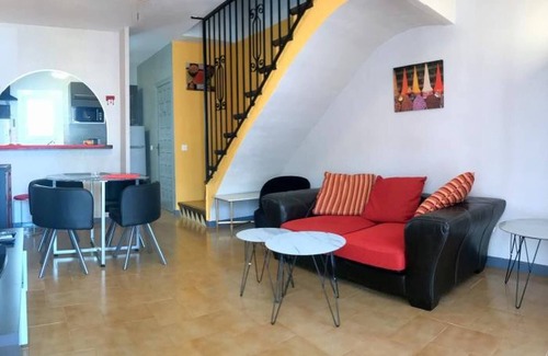 Almadraba-Canyelles Chalet De Esquí | A38-Casa adosada con parking , pisicna y Wi-fi