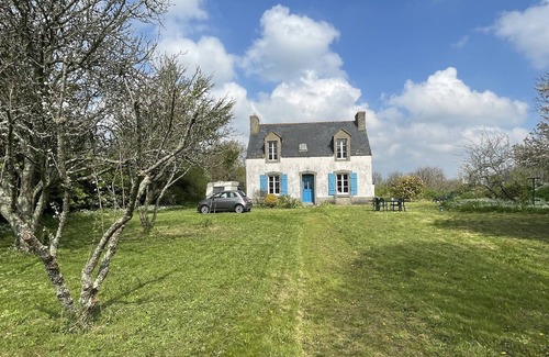 Pouldreuzic Casa | A6074-RESTORED BRETON HOUSE WITH GARDEN!