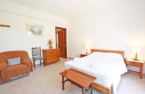 Ameijeira Casa | A66 - Pedra Alcada Stays Bedroom