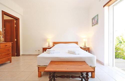 Ameijeira Casa | A66 - Pedra Alcada Stays Bedroom