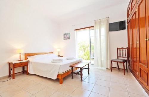 Ameijeira Casa | A66 - Pedra Alcada Stays Bedroom