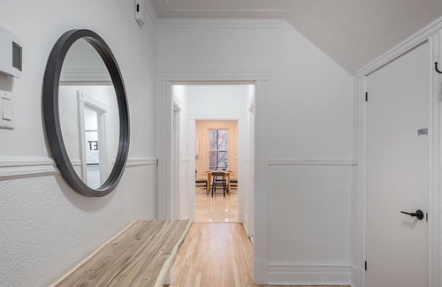 Hochelaga-Maisonneuve Apartamento | AAA location -BRIGHT and NEW Condo next to Olympic Stadium