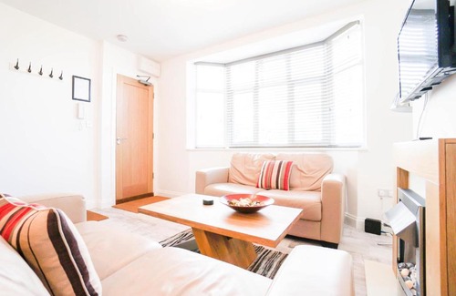 Ashmore Green Apartamento | AAA Stay Garden Apartment