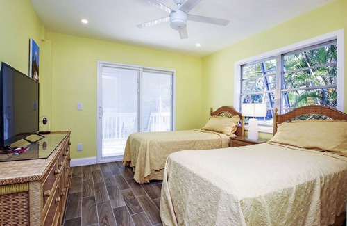 Saint James City Casa | Aaliyah`s and Amina`s Tropical Retreat - Pine Island St James City Florida