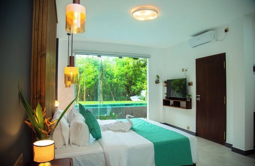 Hettimulla Hotel | Aaradhya Madu River