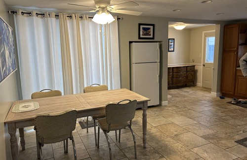 Suttons Bay Casa | Aaron's Fun House