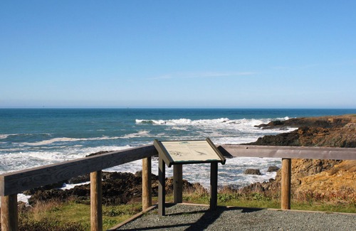 Shelter Cove Condominio | Abalone by OceanviewHotTubs Shelter Cove Oceanfront Tesla Charging