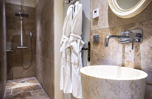 Beaune City Centre Hotel | Abbaye De Maizieres