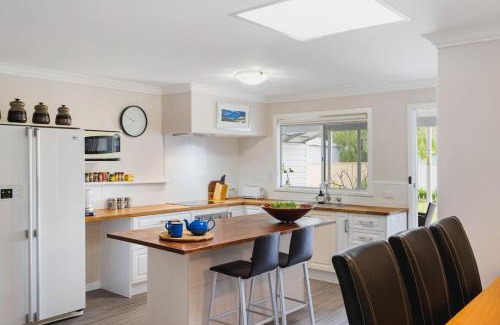 Abbey Casa | Abbey Bay Cottage - Pet Friendly, Wifi, Busselton