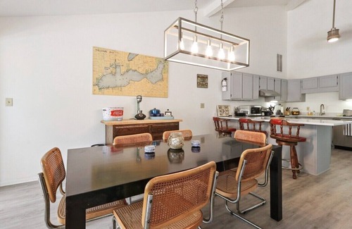 Fontana Condominio | Abbey Springs Escape Condo |Pet Friendly |Wrap-Around Deck |Secluded |Golf Cart Included* | Pool