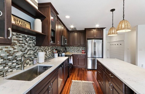 Fontana-on-Geneva Lake Villa | Abbey Villa Escape - Luxury Fontana Condo w/ Private Association Pool!