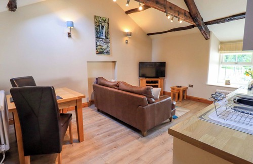 Penny Bridge Cabaña | Abbots Reading Mews 2