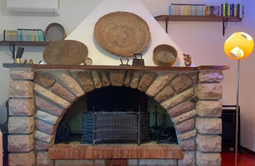 Bosa Historic Centre Apartamento | Abbratzu Guest House - Sardinian style and garden