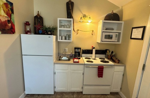 Fredericksburg Cabaña | Abby's Place Suite 5 - ¡Vaquera arriba!