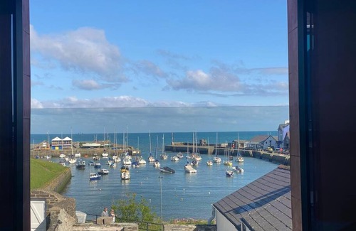 Aberaeron Casa | Aberaeron Island House - Panoramic Harbour Views