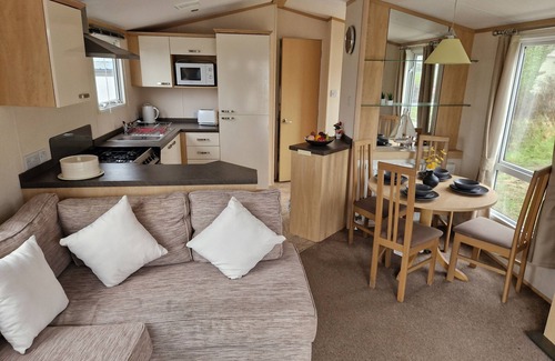Llanarth Cabina | ABERAERON wide horizons site 5 minutes walk from town centre 2 bed sleeps 6..