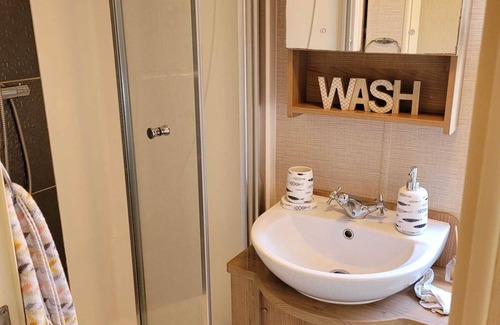 Llanarth Cabina | ABERAERON wide horizons site 5 minutes walk from town centre 2 bed sleeps 6..