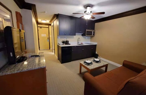 Richmond City Centre Hotel | Abercorn Hotel, Trademark Collection by Wyndham