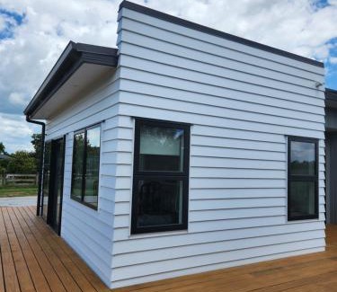 Tamahere Casa | Aberdeen Cottage with Hobbit House sleep-out
