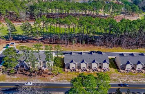 Southern Pines Casa | Aberdeen Rental on Golf Course 2 Mi to Downtown!