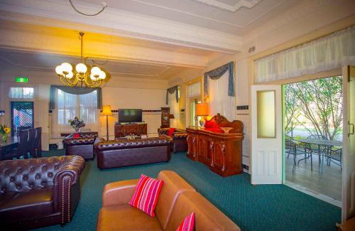 Abernethy Casa | Abernethy House