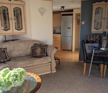 Penparcau Otro | Aberystwyth holiday village walking distance to beach, town great outside space parking next to property