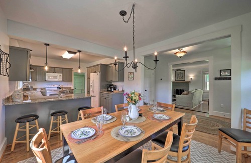 Abingdon Casa | Abingdon Family Getaway w/ Porch & Views!