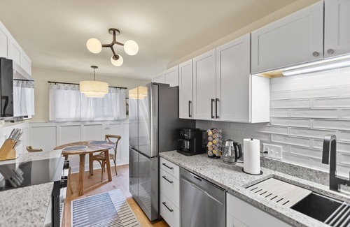 Newark Casa | Abode 81 in Newark