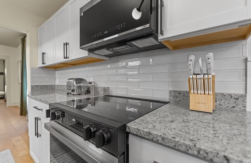 Newark Casa | Abode 81 in Newark