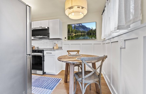 Newark Casa | Abode 81 in Newark