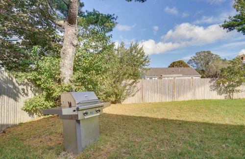 South Yarmouth Apartamento | about 1 Mi to Beach Cape Cod Apt in South Yarmouth