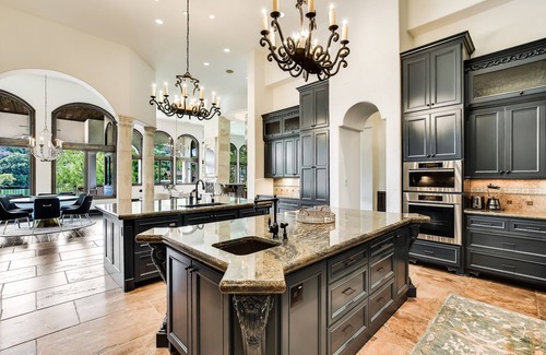 Rio Robles Casa | Above Autograph I New Remodel | Lakefront Lake Austin | Pool&Spa | Theater