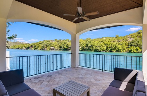 Rio Robles Casa | Above Autograph I New Remodel | Lakefront Lake Austin | Pool&Spa | Theater