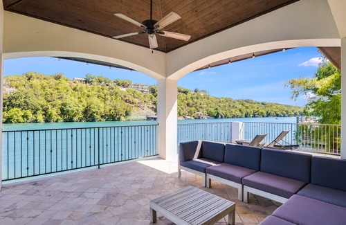Rio Robles Casa | Above Autograph I New Remodel | Lakefront Lake Austin | Pool&Spa | Theater