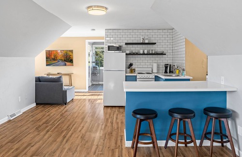 Ephraim Apartamento | Above Bakery: Cozy Studio, Perfect for Couples!
